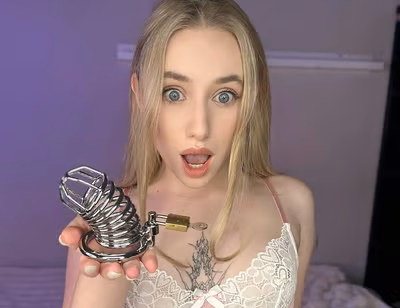 Emilyqueen2 cosplay OnlyFans verified creator 2026